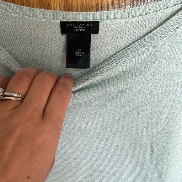 Ann Taylor petite - Picture 2 of 3